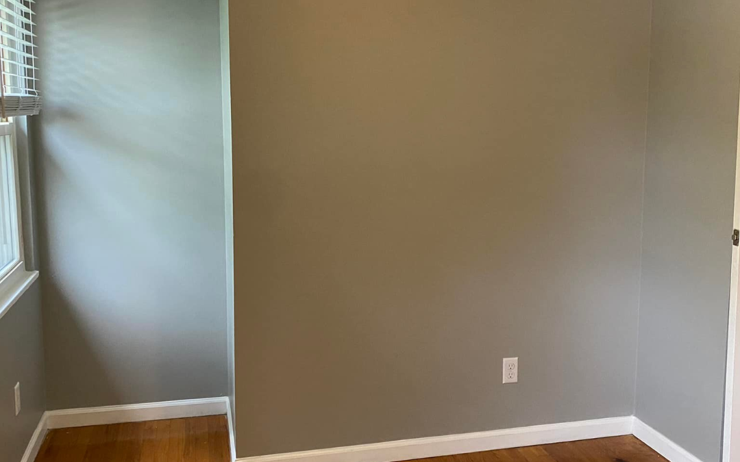 What Are Best Colors to Make Small Rooms Look Bigger